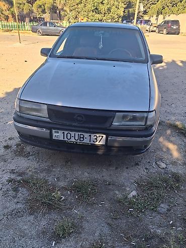 бампер опель вектра б: Opel Vectra A sedan - Kuzov: 4 qapılı sedan, gümüşü rəng - Mühərrik — 1