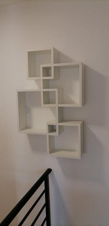 Police: Zidna Polica 🛠️ Materijal i dekor: Univer debljine 18 mm Dekor — 3