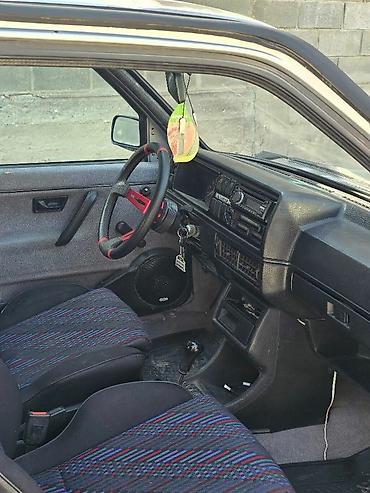 Volkswagen: Volkswagen Golf: 1989 г., 1.8 л, Кол менен иштөөчү, Бензин — 9