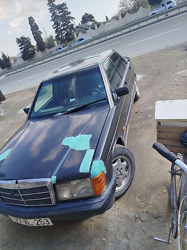 190 ehtiyat: Mercedes-Benz 190 (W201) sedan - Kuzov: 4 qapılı sedan, qara rəng - — 3