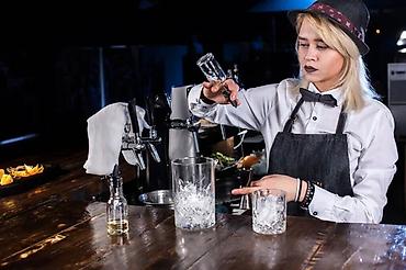 oyrədilir: Barista tələb olunur — 1
