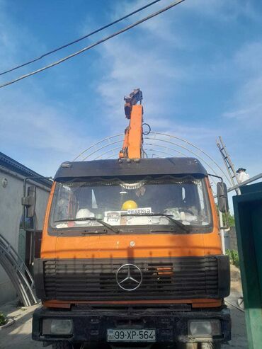 опел зафира б: Mercedes-Benz markalı, narıncı rəngli kranlı yük maşını satılmır. Yük