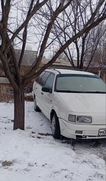 Volkswagen: Volkswagen Passat: 1989 г., 1.8 л, Механика, Бензин, Седан