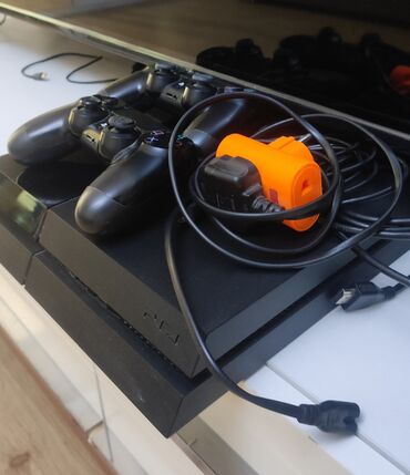 Suzuki: PlayStation 4 oyun konsolu dəsti Xüsusiyyətlər və komplekt: - PS4