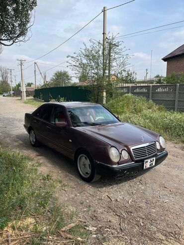Mercedes-Benz: Mercedes-Benz E-Class: 1997 г., 2.2 л, Механика, Бензин, Седан