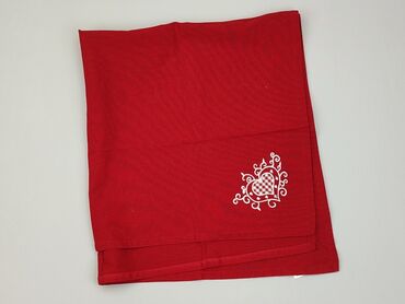 Obrusy: Obrus 76 x 71, kolor - Czerwony, stan - Idealny
