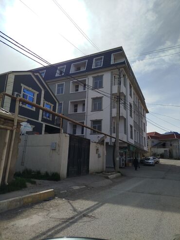 kiraye evler kristal abseron: Xırdalanda 18 kv ev aylıq kirayə verilir.vatsapdan yazın evin