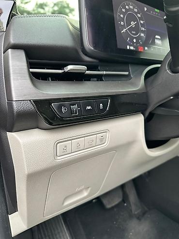 Kia: Kia Carnival: 2020 г., Минивэн — 17