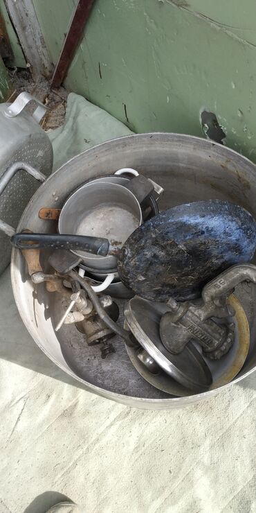 Генераторы: - Генератор бензиновый /15ООкВт/ - Кастрюля / выварка /4Олитров/ - at lalafo.kg — 4 Генераторы: - Генератор бензиновый /15ООкВт/ - Кастрюля / выварка /4Олитров/ - — 4