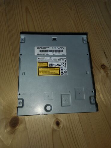 LG markalı Super Multi DVD yazıcı, S.N. 10LCANQ55389 iyul 2010-cu il