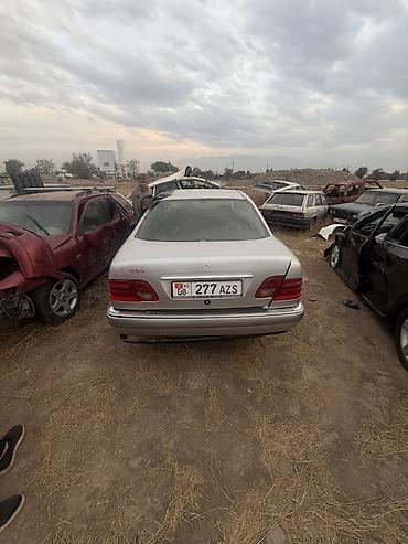 Продажа авто: Mercedes-Benz E-Class: 1995 г., 3.2 л, Автомат, Бензин, Седан — 5