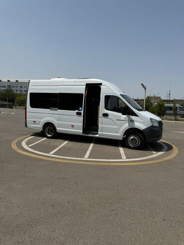 LDV: Ağ rəngli, uzun baza sərnişin mikroavtobusu/miniven. - Yüksək tavanlı — 10