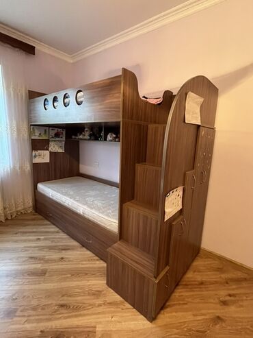 İkimərtəbəli uşaq çarpayıları: Oğlan və qız üçün, İşlənmiş, Çarpayı, Matras ilə, Siyirməli, Laminat — 2