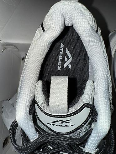 летный красовки: Кроссовки ATHLEX, белые с черными акцентами - Модель: ATHLEX (логотип — 4