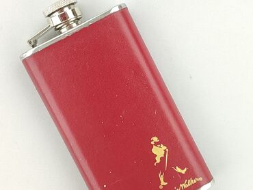 Używana piersiówka Johnnie Walker w bardzo dobrym stanie. Czerwona