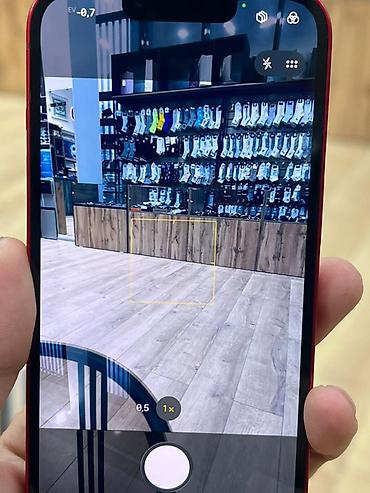 Apple iPhone: IPhone 13, Красный — 7