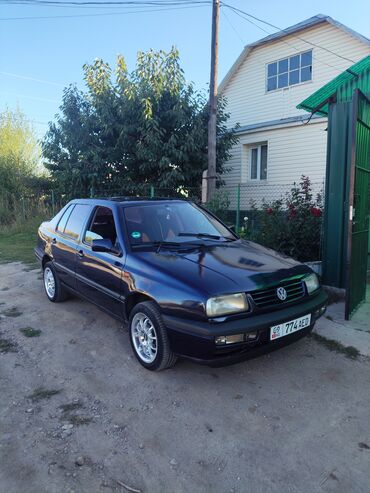 авто лизинг рассрочка: Volkswagen Vento: 1994 г., 1.8 л, Механика, Бензин, Седан