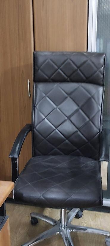 stolüstü ofis dəsti: Ofis üçün müdür kteslosu var hər cürə — 1