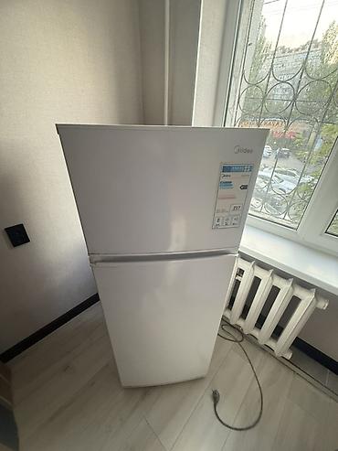 Продается рабочий Холодильник Midea (двухкамерный, верхняя морозильная at lalafo.kg Продается рабочий Холодильник Midea (двухкамерный, верхняя морозильная