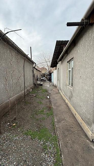 Продажа полдома: Продается пол дома 🔥🍒 📍 Адрес: ул.Мраморная (район Ошского рынка) — 11