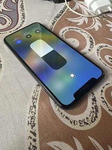 Apple iPhone: IPhone X, 64 GB, Qara, Face ID — 1