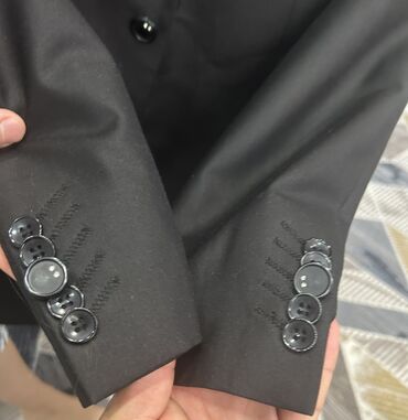 Костюмы: Продается костюм(пиджак+брюки)носили мало,размер 48,производство — 18