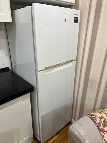 reqal soyuducu: 2 qapılı Samsung Soyuducu Satılır, rəng - Ağ