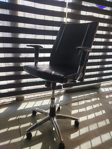 Ofis mebeli: İşlənmiş, Təkərli, Qolları tənzimlənir, Süni dəri — 1