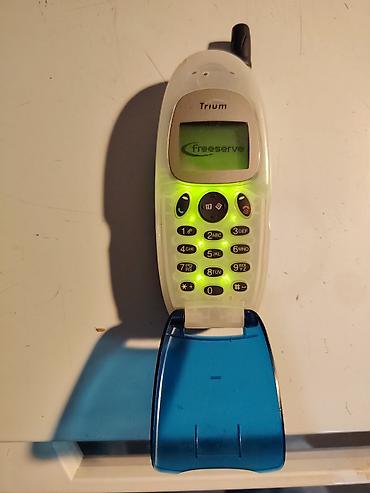 woofer za auto: Trium preklopni mobilni telefon (retro model), radi na svim mrežama — 6