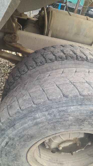 Yük maşınları: Mavi rəngli MAZ 500 yük maşını. Bu model öz dayanıqlığı və — 5