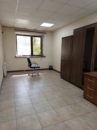 ремонт офис: Сдаю Офис, 48 м², В жилом комплексе, 1 линия