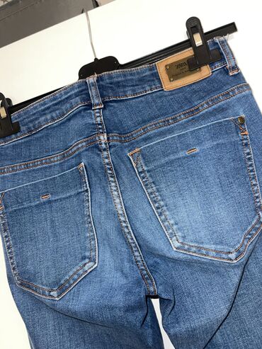 velicina 28: Kao nove
Premium jeans Zara
Nosene dva puta