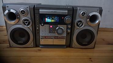disk oxuyucu: Samsung mini kombo audio sistemi Xüsusiyyətlər: - 2 yol hündür/orta — 1