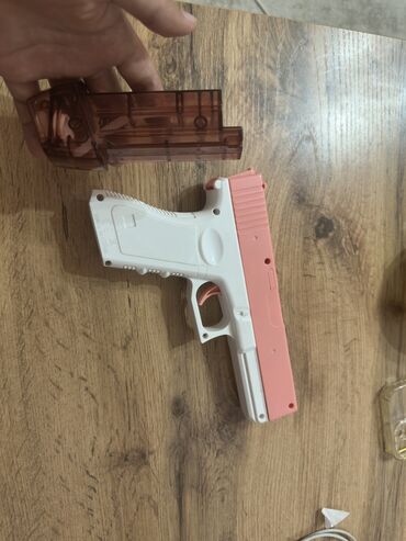 игрушечный пистолет макарова из металла бишкек: 🔫 Игрушечный пистолет Glock— розово-белый 📌 Продаю новый игрушечный