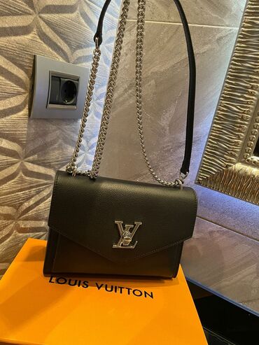 louis vuitton kabro: Louis Vuitton Canta 750 azn alinib qutusu pasportu var,cox