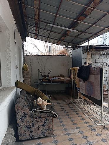 Продажа помещений свободного назначения: Продаю 2 дома на одном участке, первая линия, можно под бизнес. Общая — 25