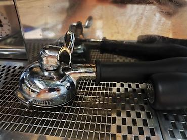 dulipu machine: Профессиональная рожковая кофемашина (сетевой формат, 2 группы) — 6