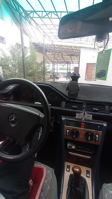 jac т9: Mercedes-Benz W124: 1992 г., 2 л, Механика, Бензин, Седан — 10