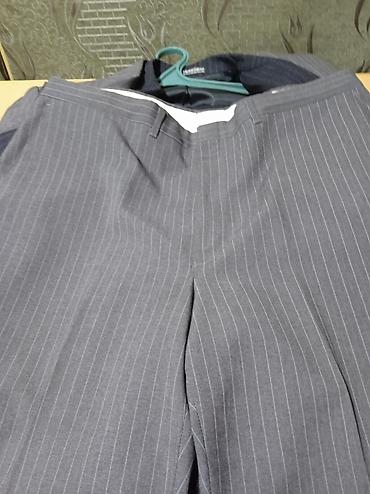 Костюмы: Мужская одежда: кожаная куртка‑парка и два классических костюма 1) — 4