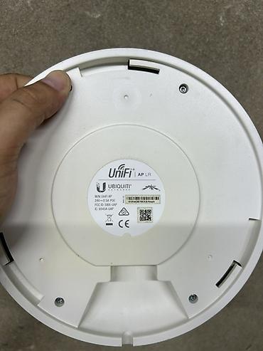 unifi: Ubiquiti UniFi AP LR (Long Range) – tavan tipli Wi‑Fi giriş nöqtəsi - — 1