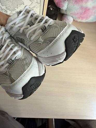 Женская обувь: Кроссовки New Balance 530 (модель MR530AD) - Размер: 38 EU / 5.5 US / — 3