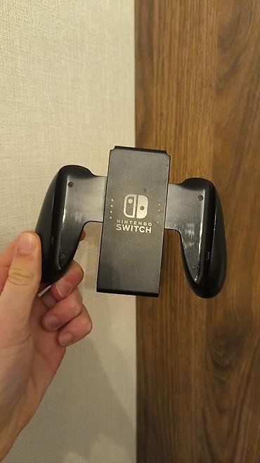нинтенда: Продаю оригинальный держатель для джойконов Nintendo switch — 1