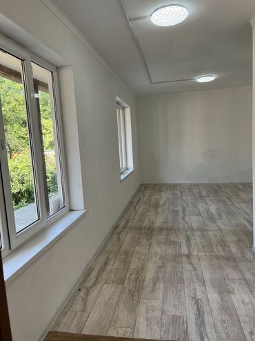 Долгосрочная аренда домов: 30 м², 1 комната, Парковка, Забор, огорожен