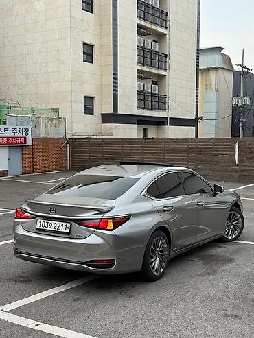 Lexus: Lexus ES: 2019 г., Гибрид, Седан — 5