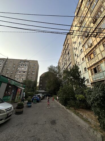 сдается 2 комнатная квартира на долгий срок: 1 комната, 45 м², 106 серия, 7 этаж, Старый ремонт