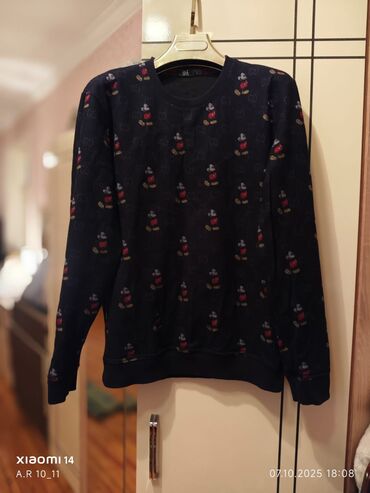 Dəstlər, kostyumlar: Qadın geyim dəsti – uzun palto və 3 fərqli kofta 1) Uzun palto - — 15