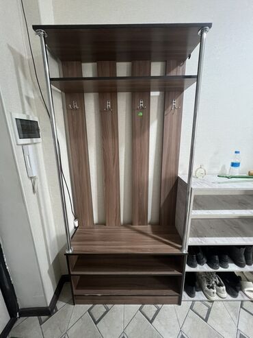 книжные шкафы на заказ: Шкаф-прихожая, Без зеркала, ЛДСП