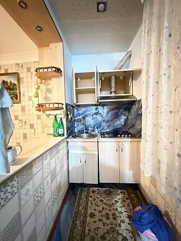 bulbulədə ev satılır: Bakı, 3 otaqlı, Köhnə tikili, m. 8 Noyabr, 85 kv. m — 2