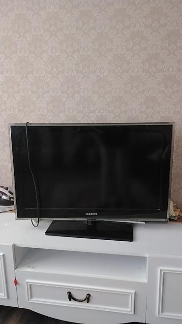 samsung tv ikinci el: Samsung televizor - Təxminən 32" (80 sm) ekran ölçüsü, geniş baxış — 1