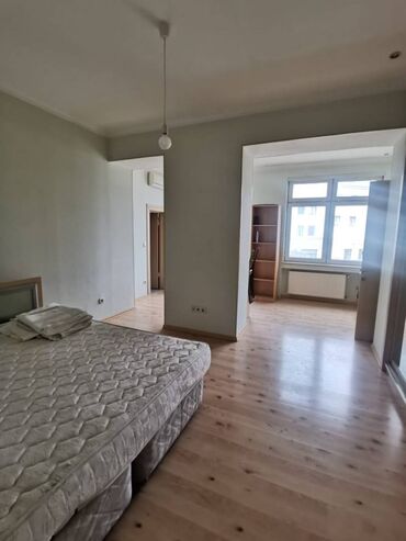 Köhnə tikili: Bakı, 4 otaqlı, Köhnə tikili, m. İçərişəhər, 120 kv. m — 6